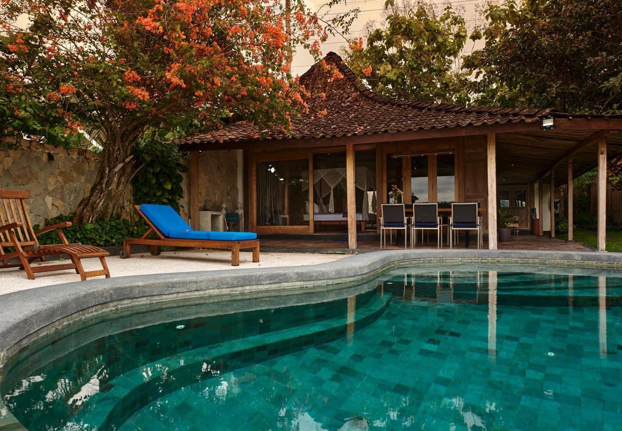 Villa Blue Steps Jogjakarta Buitenkant foto